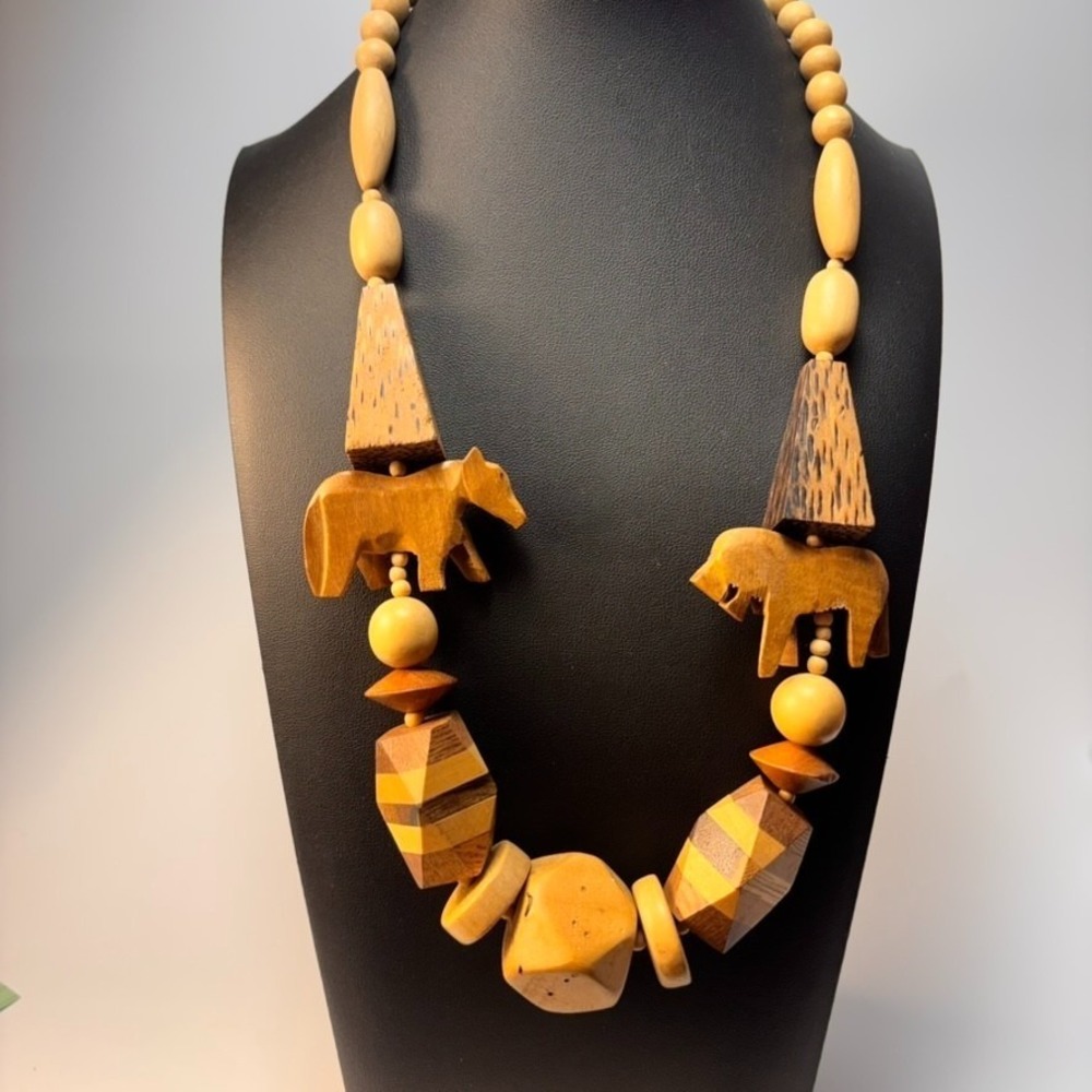 Chunky Vintage Necklace Wood Beads Seeds Carved Animals Boho Maximalist 1970s - Picture 11 of 16